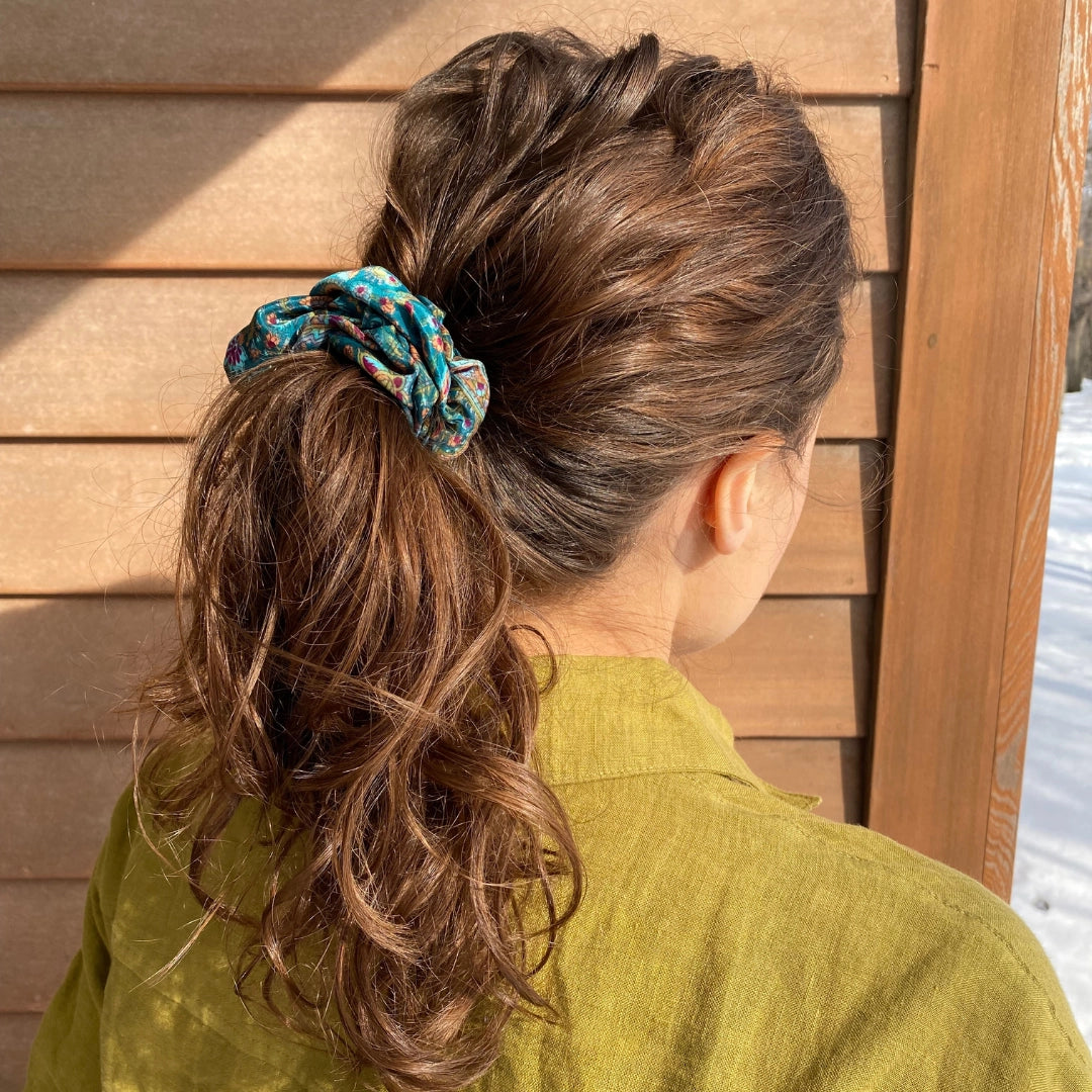 VINTAGE SILK SCRUNCHIES