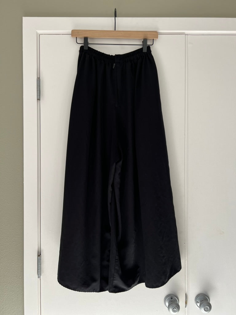 SUPER WIDE LEG BLACK TROUSERS