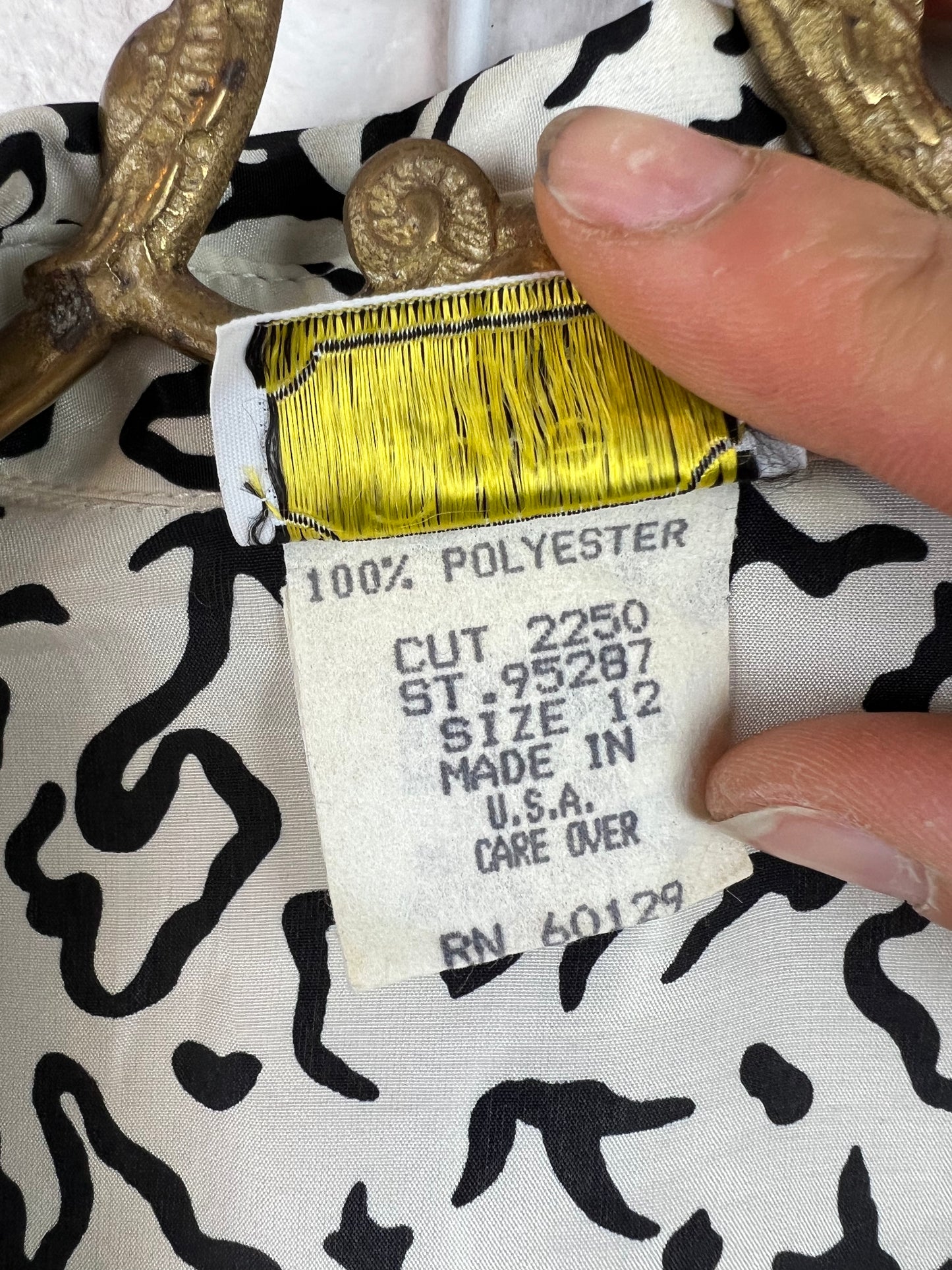 ABSTRACT SHAPES BUTTON UP