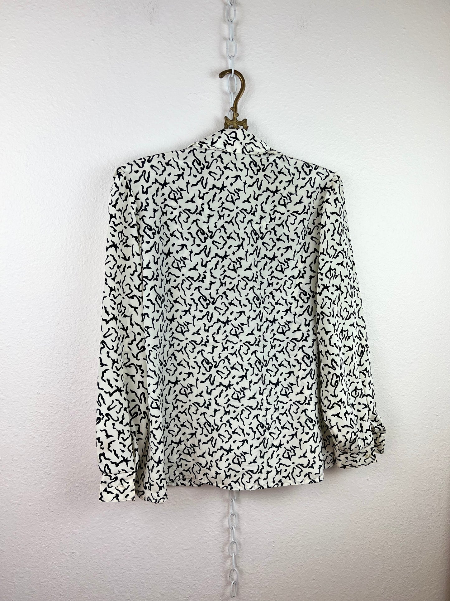 ABSTRACT SHAPES BUTTON UP