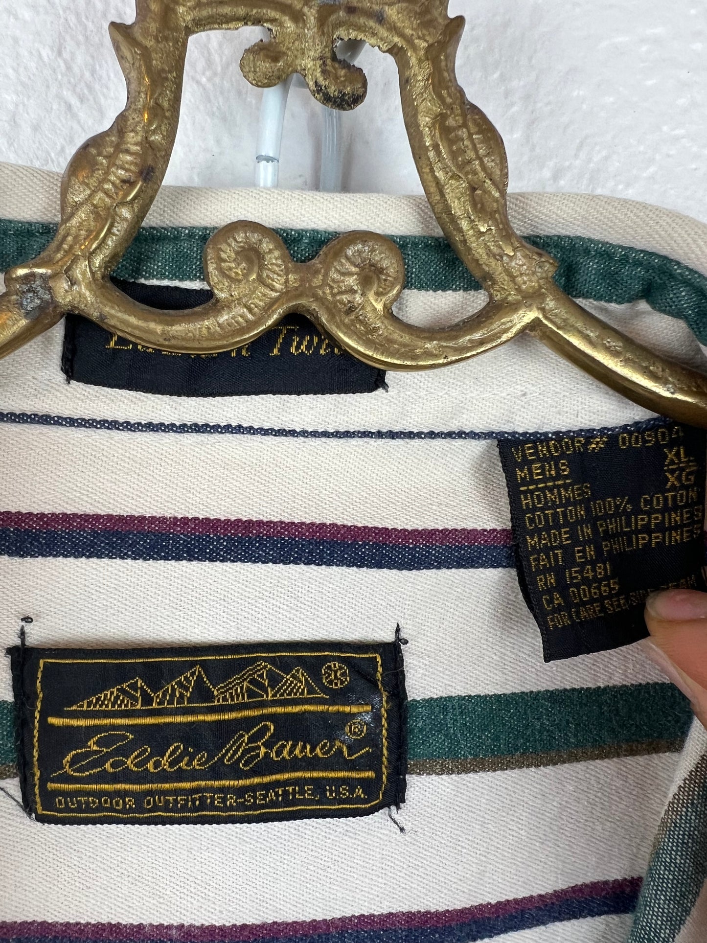 EDDIE BAUER STRIPED BUTTON UP