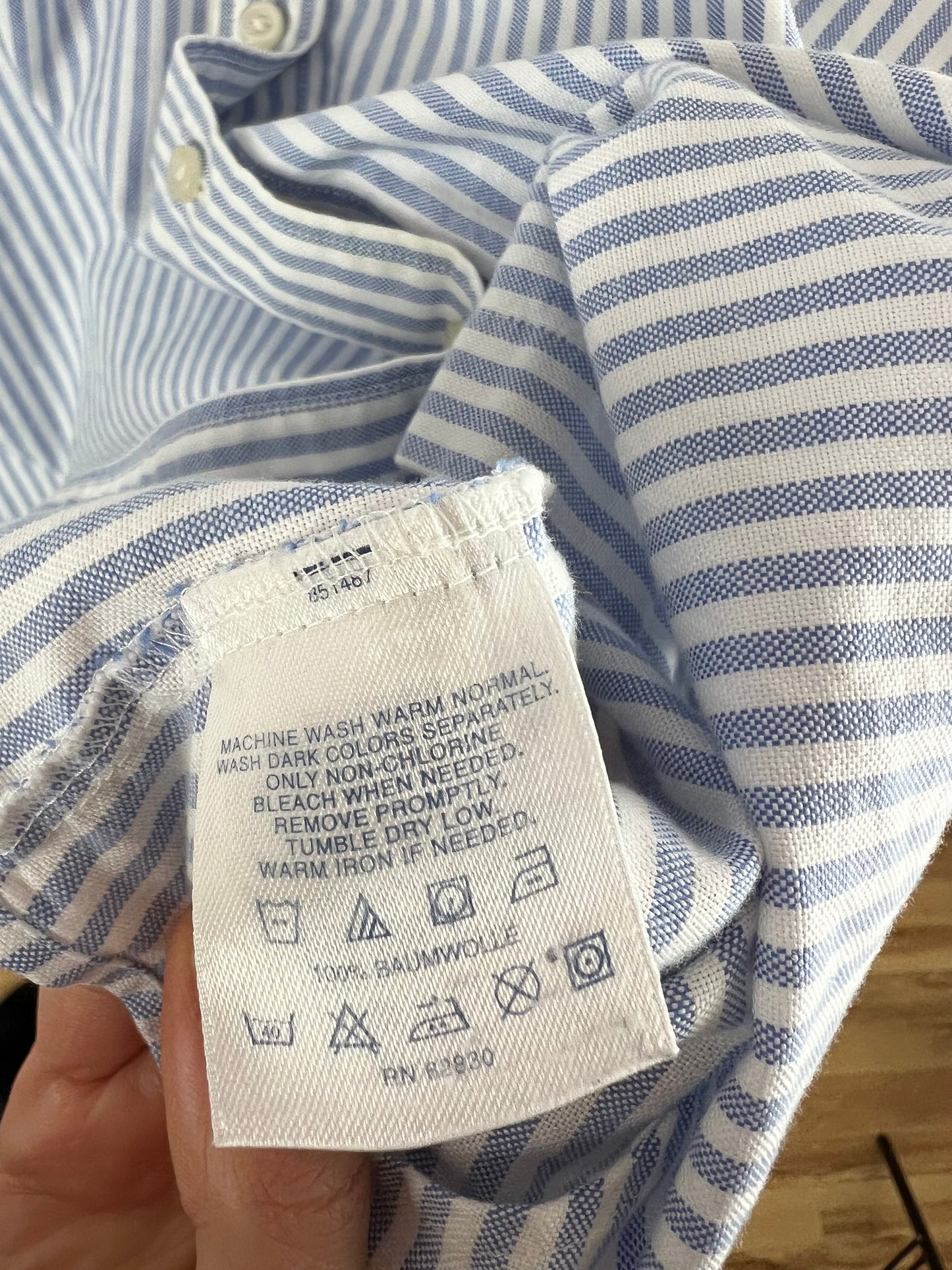 LAND'S END BLUE STRIPED BUTTON DOWN