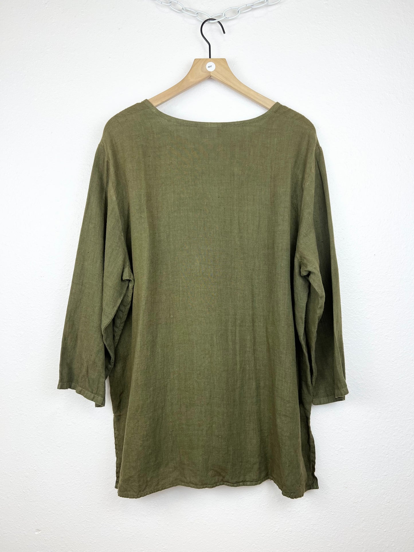 LINEN LONG SLEEVE BUTTON DOWN