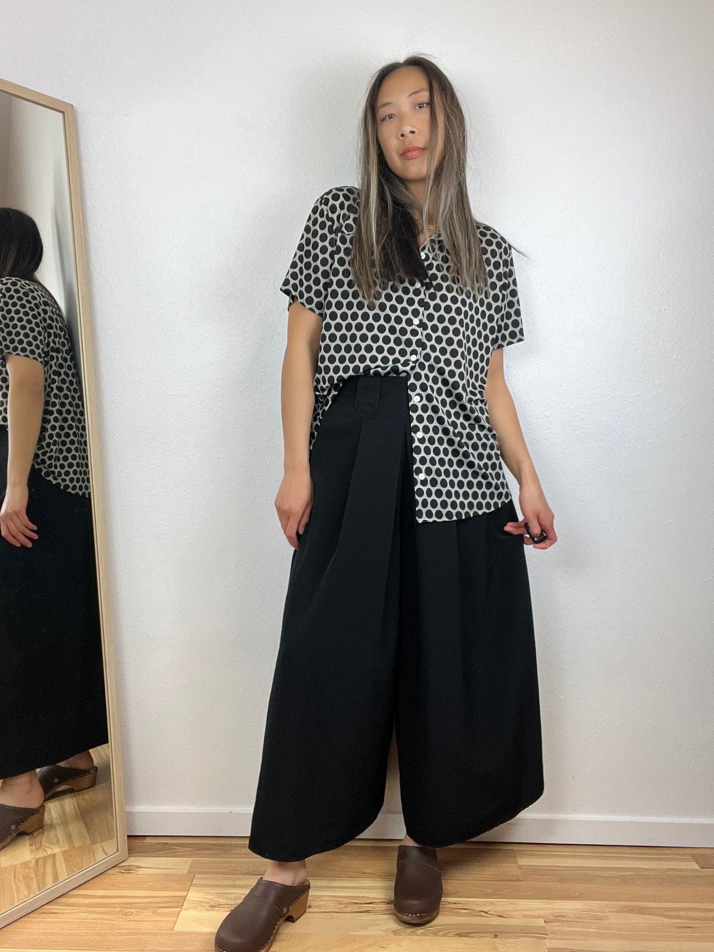 POLKA DOT SHORT SLEEVE BUTTON DOWN
