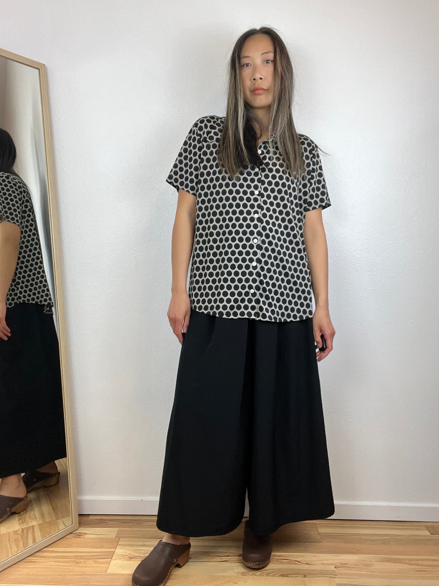 POLKA DOT SHORT SLEEVE BUTTON DOWN