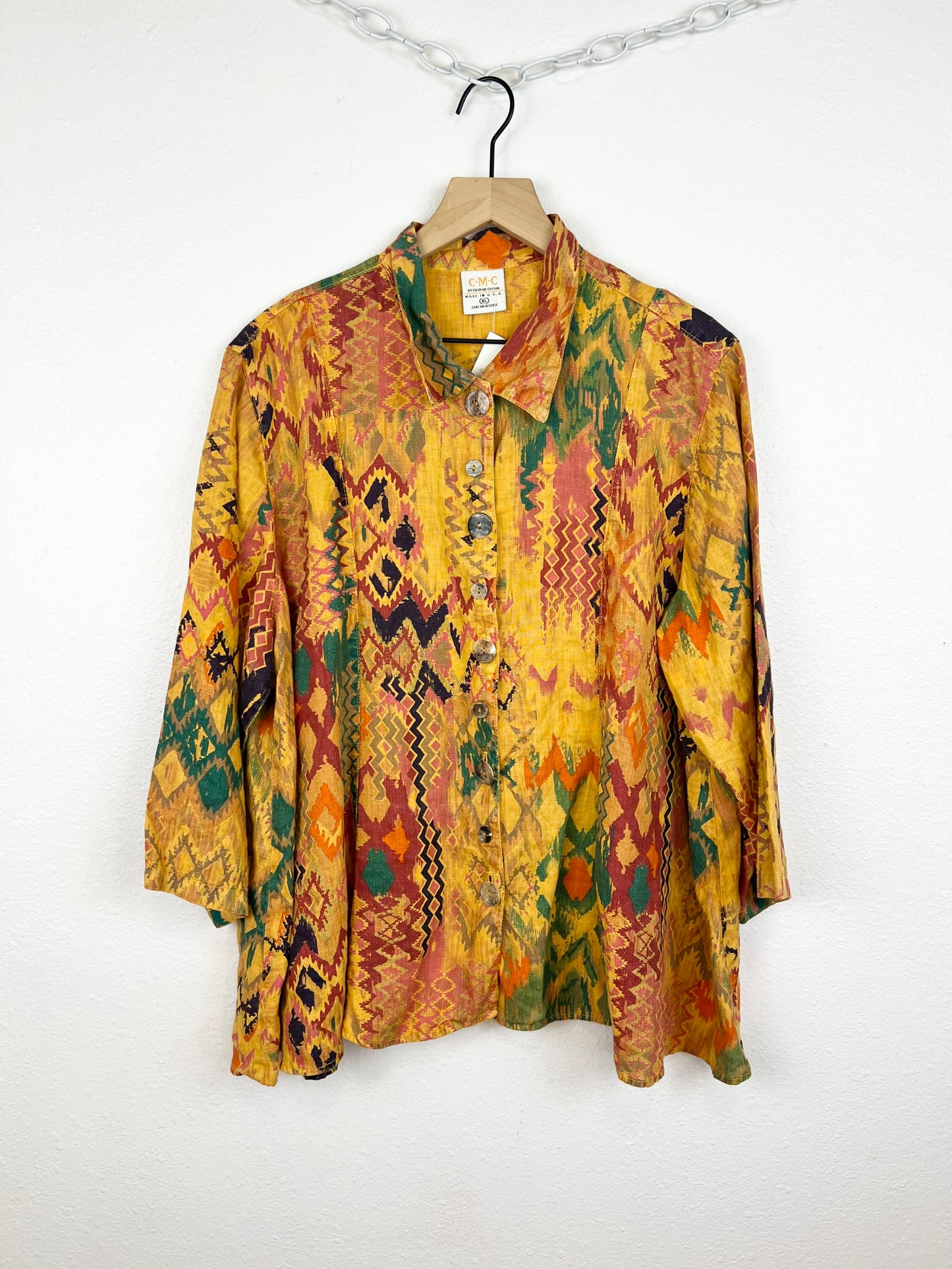 LINEN ABSTRACT BUTTON DOWN BLOUSE