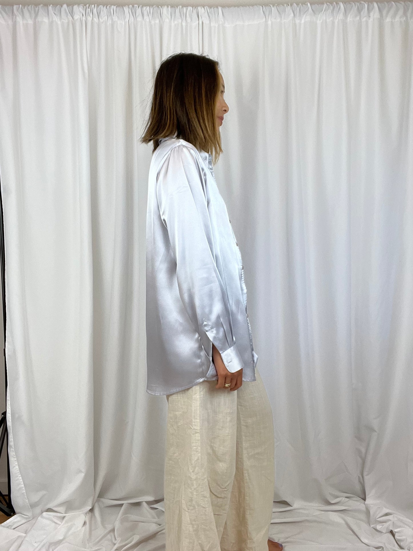 VINTAGE LONG SLEEVE SILVER BUTTON DOWN
