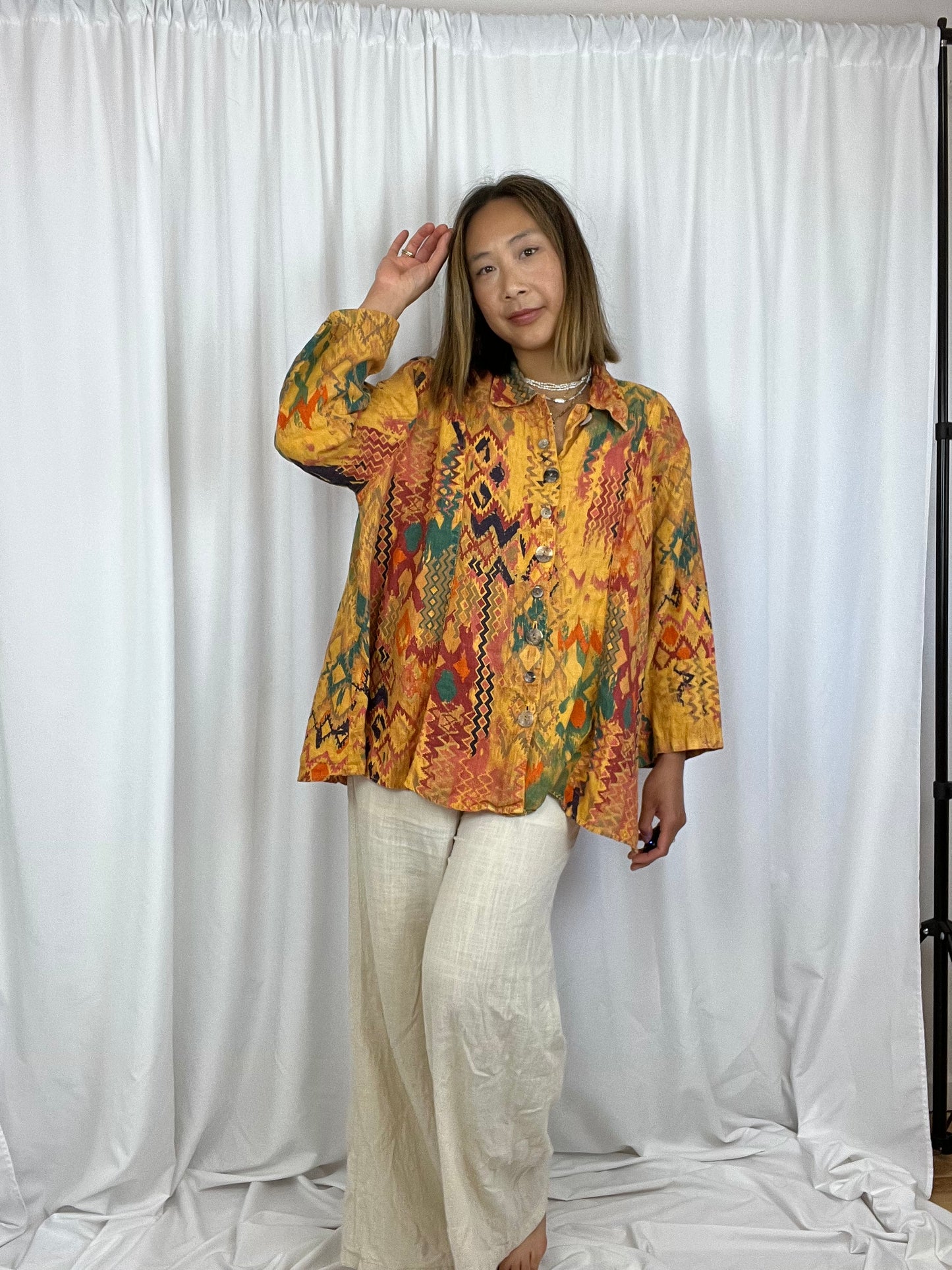 LINEN ABSTRACT BUTTON DOWN BLOUSE