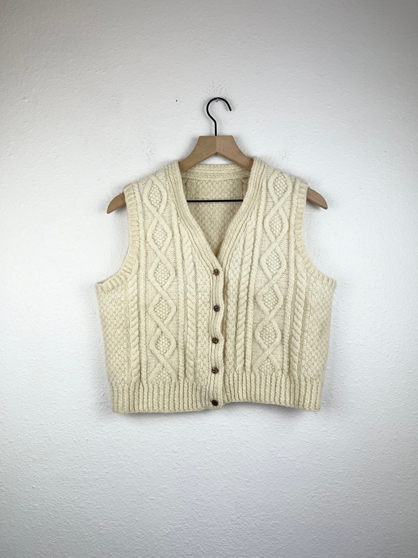 HANDMADE CROP SWEATER VEST