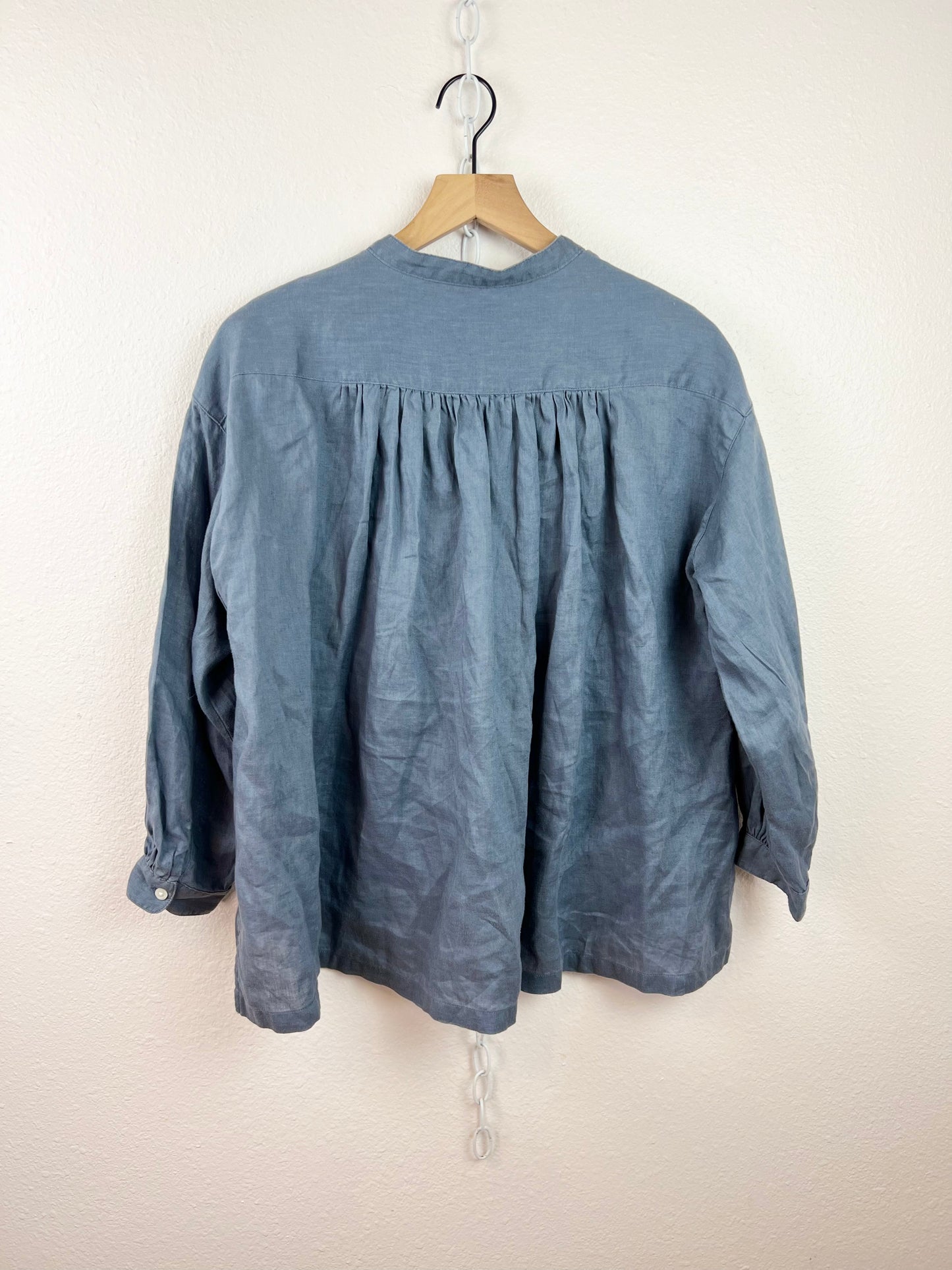 LOOSE LINEN BLOUSE