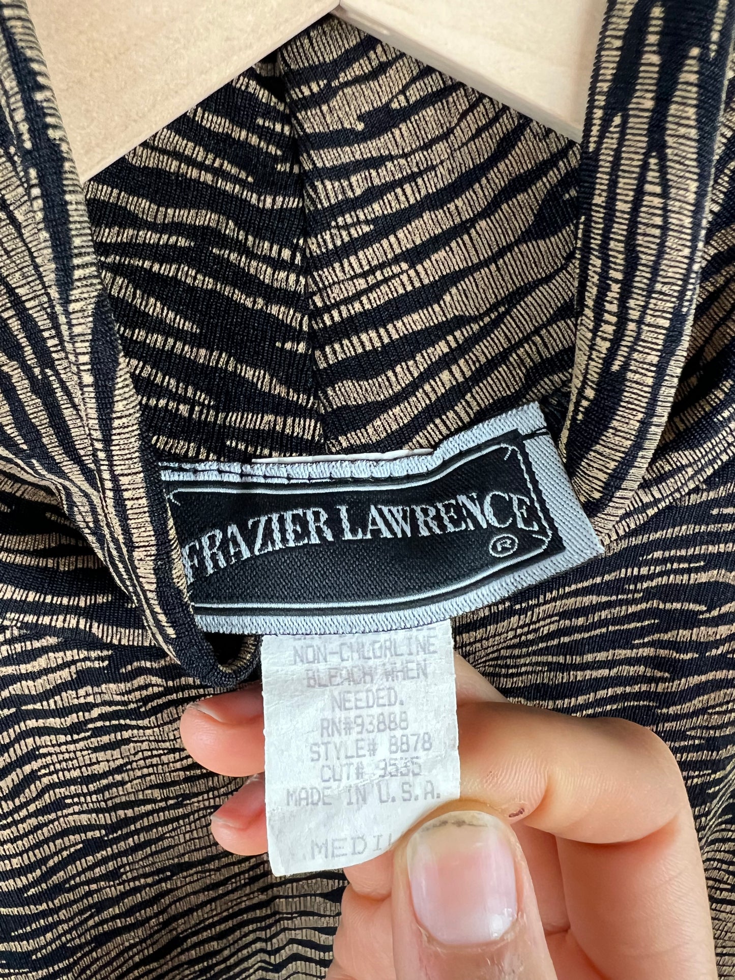 TIGER STRIPE MOCK NECK TOP