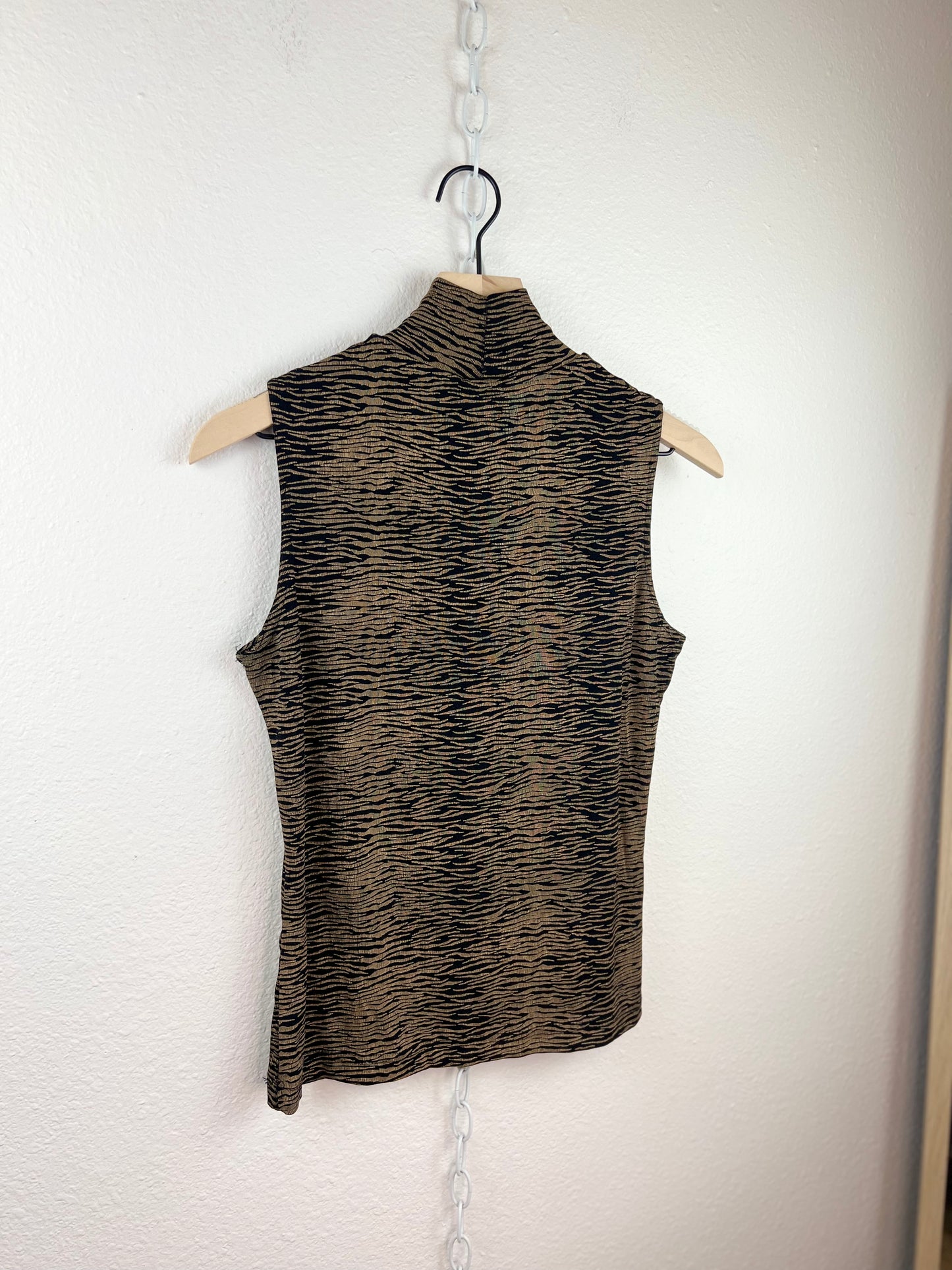 TIGER STRIPE MOCK NECK TOP