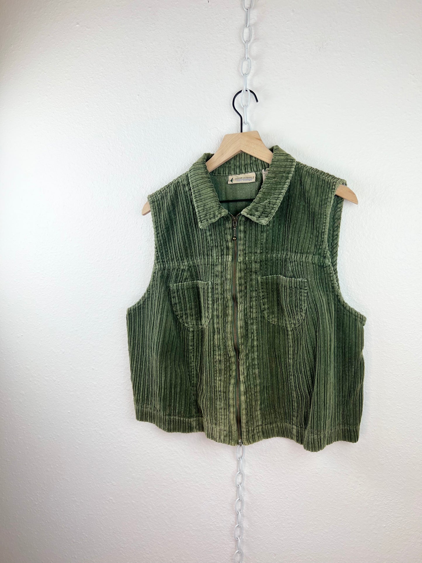 CORDUROY ZIP VEST