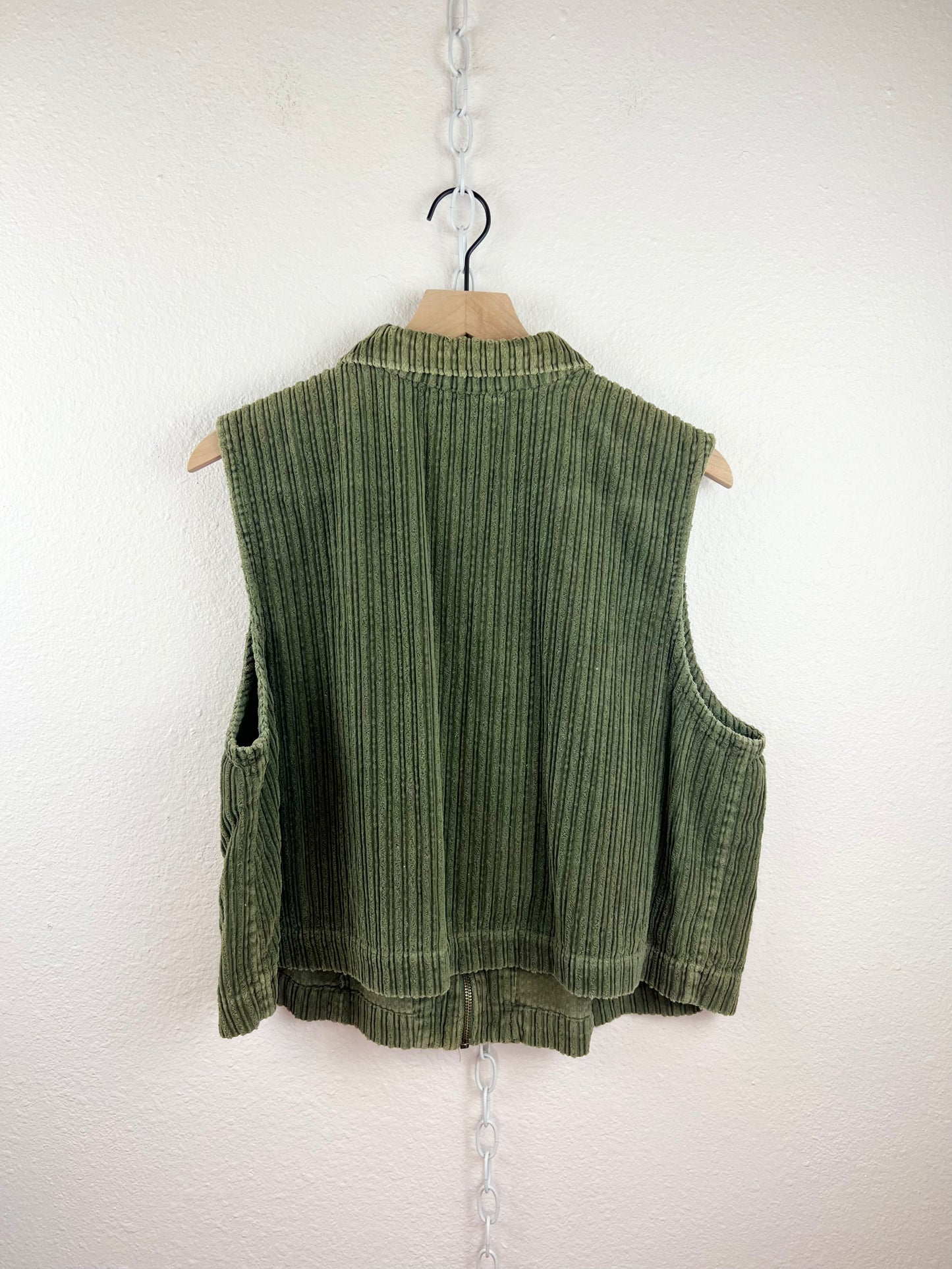CORDUROY ZIP VEST