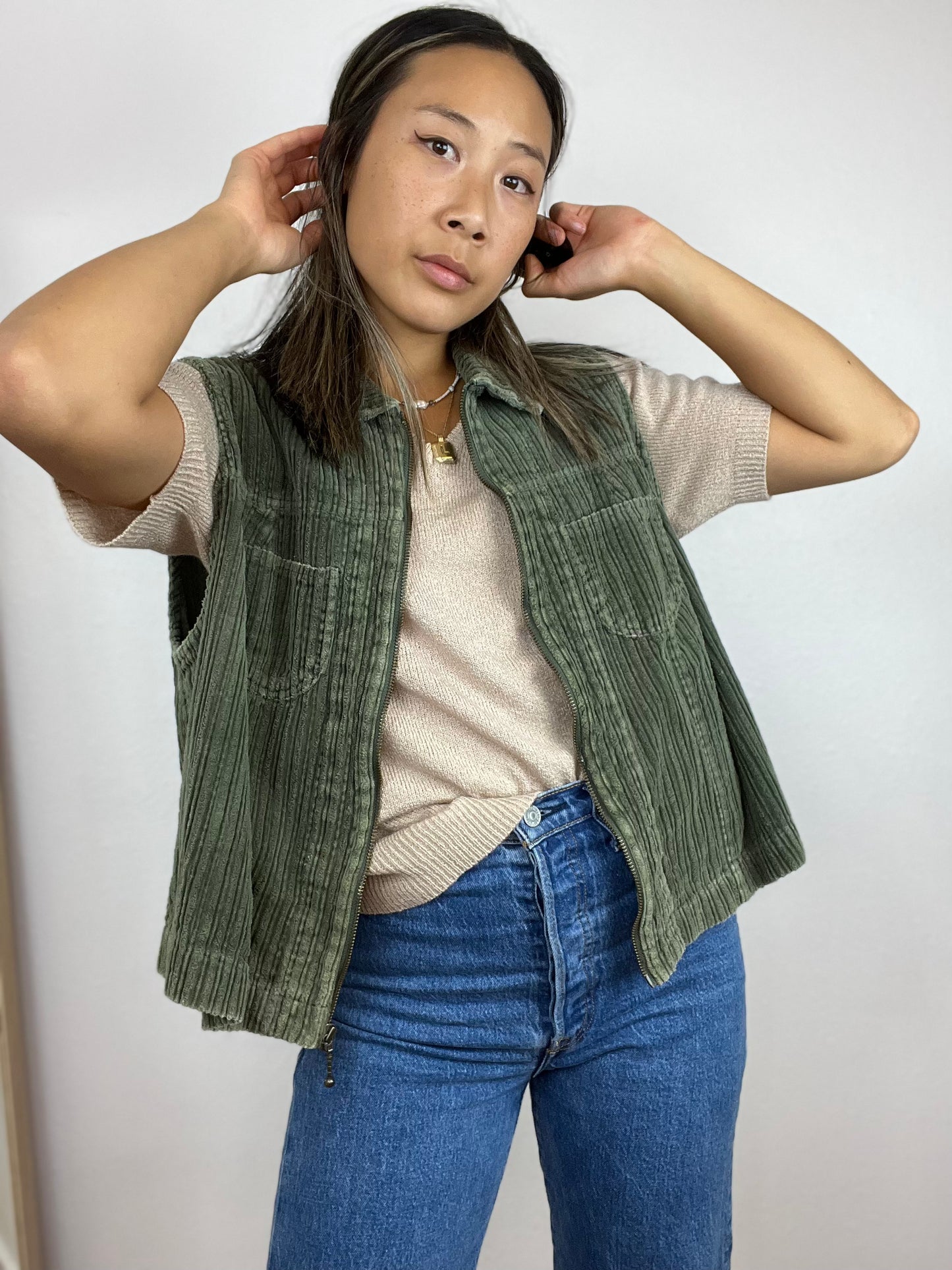 CORDUROY ZIP VEST