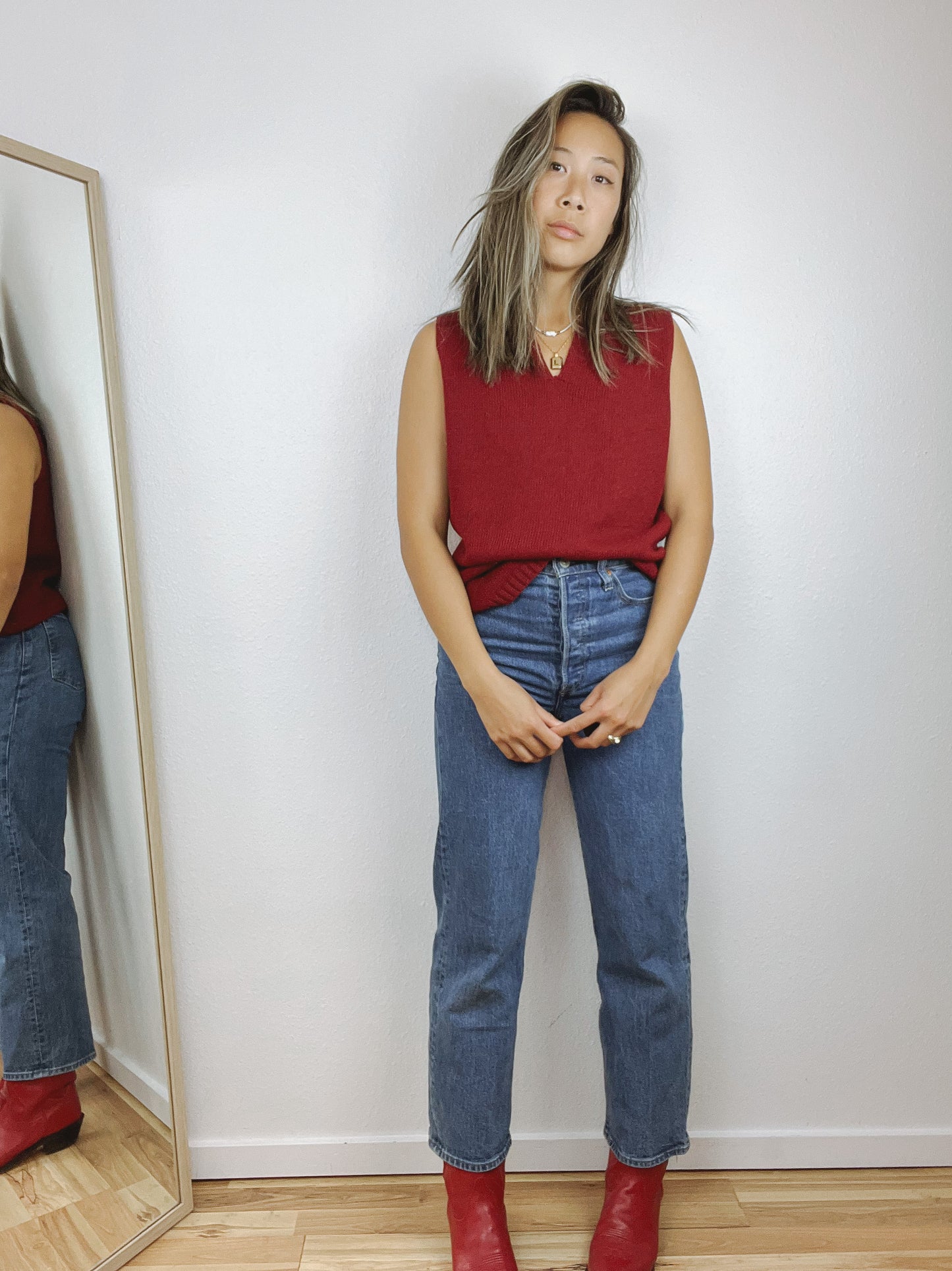 COLLARED SLEEVELESS SWEATER TOP