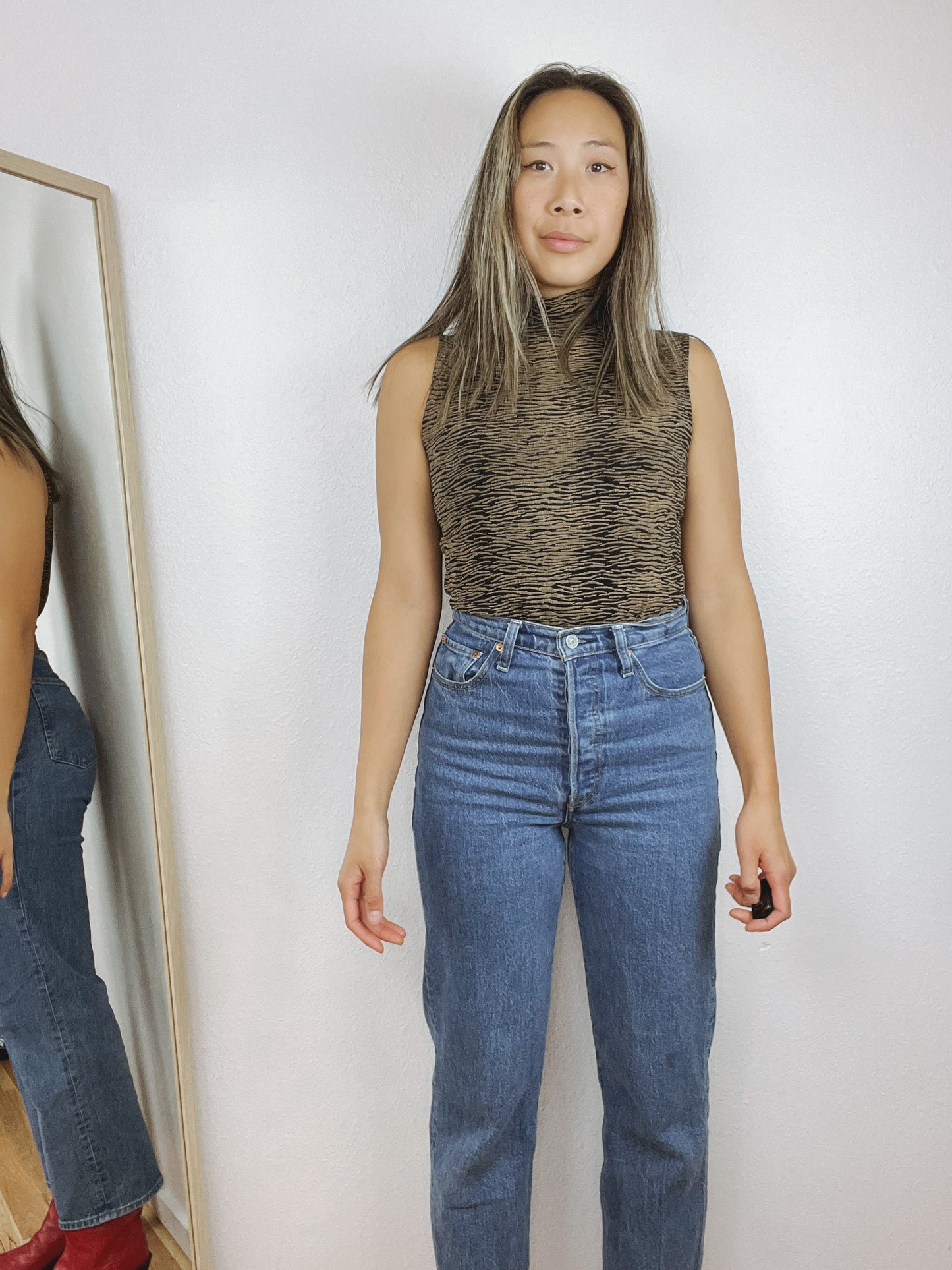 TIGER STRIPE MOCK NECK TOP