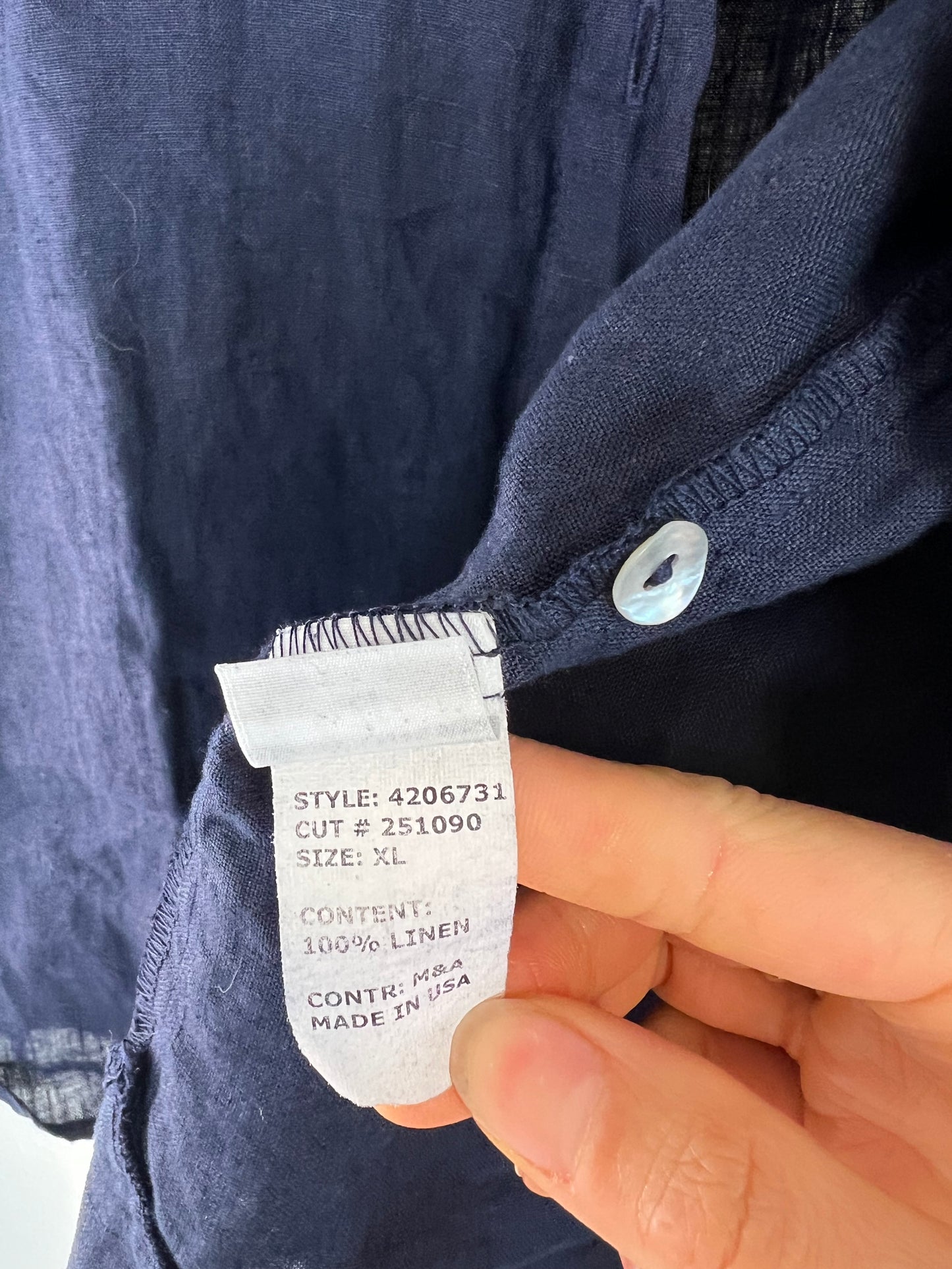 LINEN NAVY BUTTON DOWN TOP