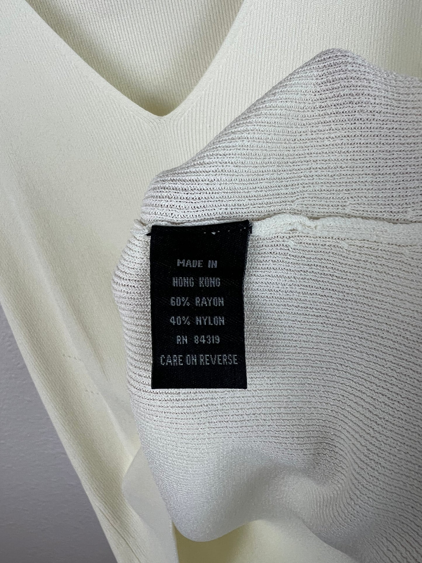 OFF WHITE DEEP V TOP