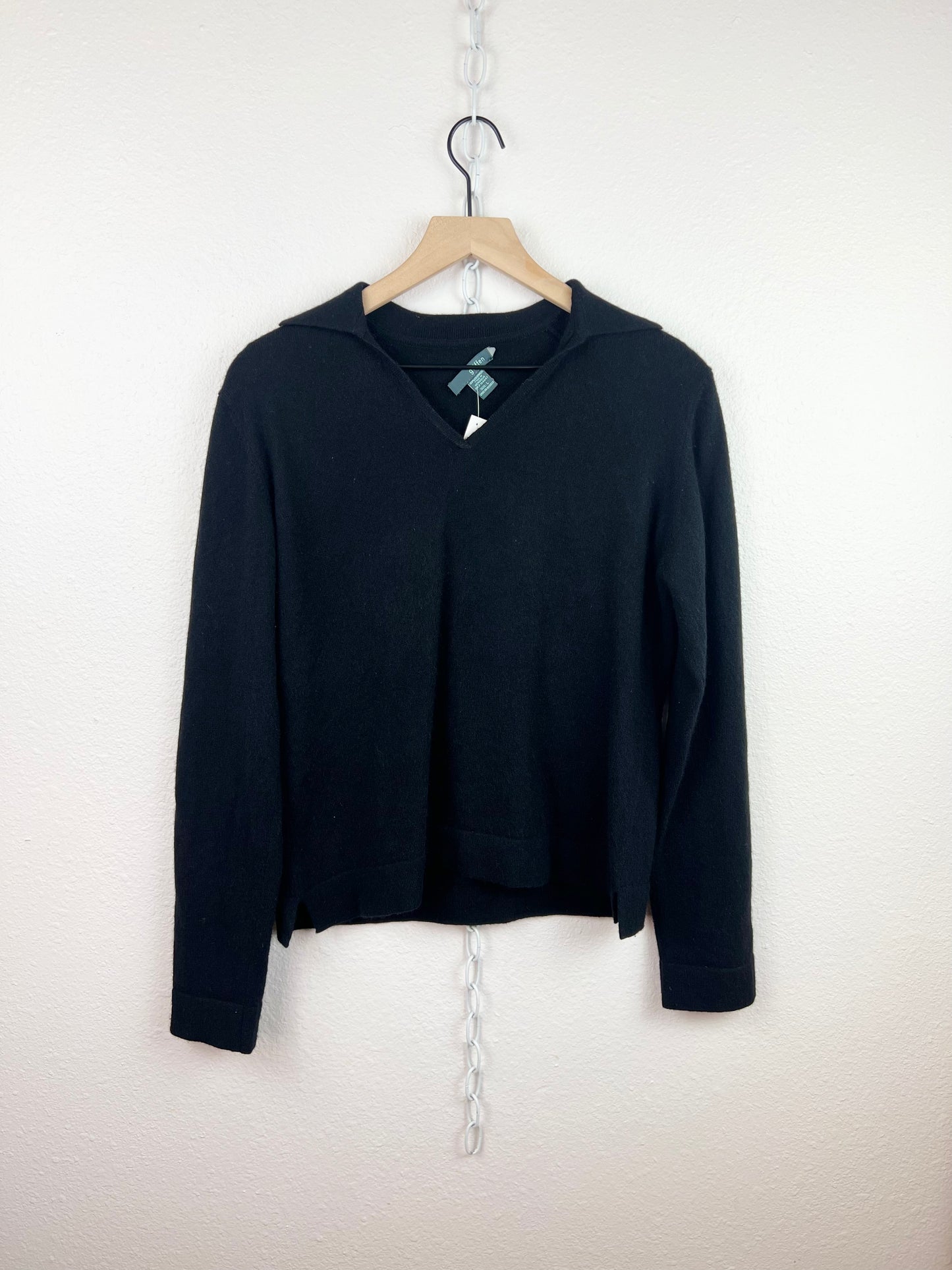 BLACK CASHMERE COLLARED SWEATER