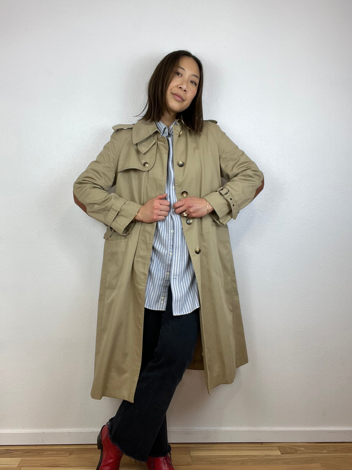 VINTAGE TAN TRENCH COAT