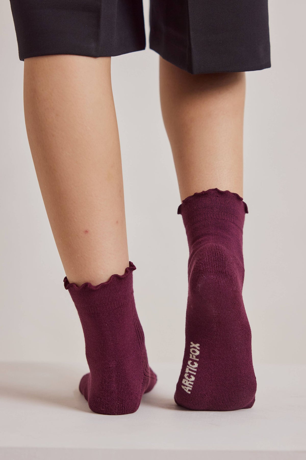 RUFFLE SOCK- CHERRY