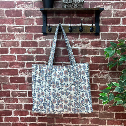QUILTED BLOCK-PRINT TOTE- DAISY FIELDS