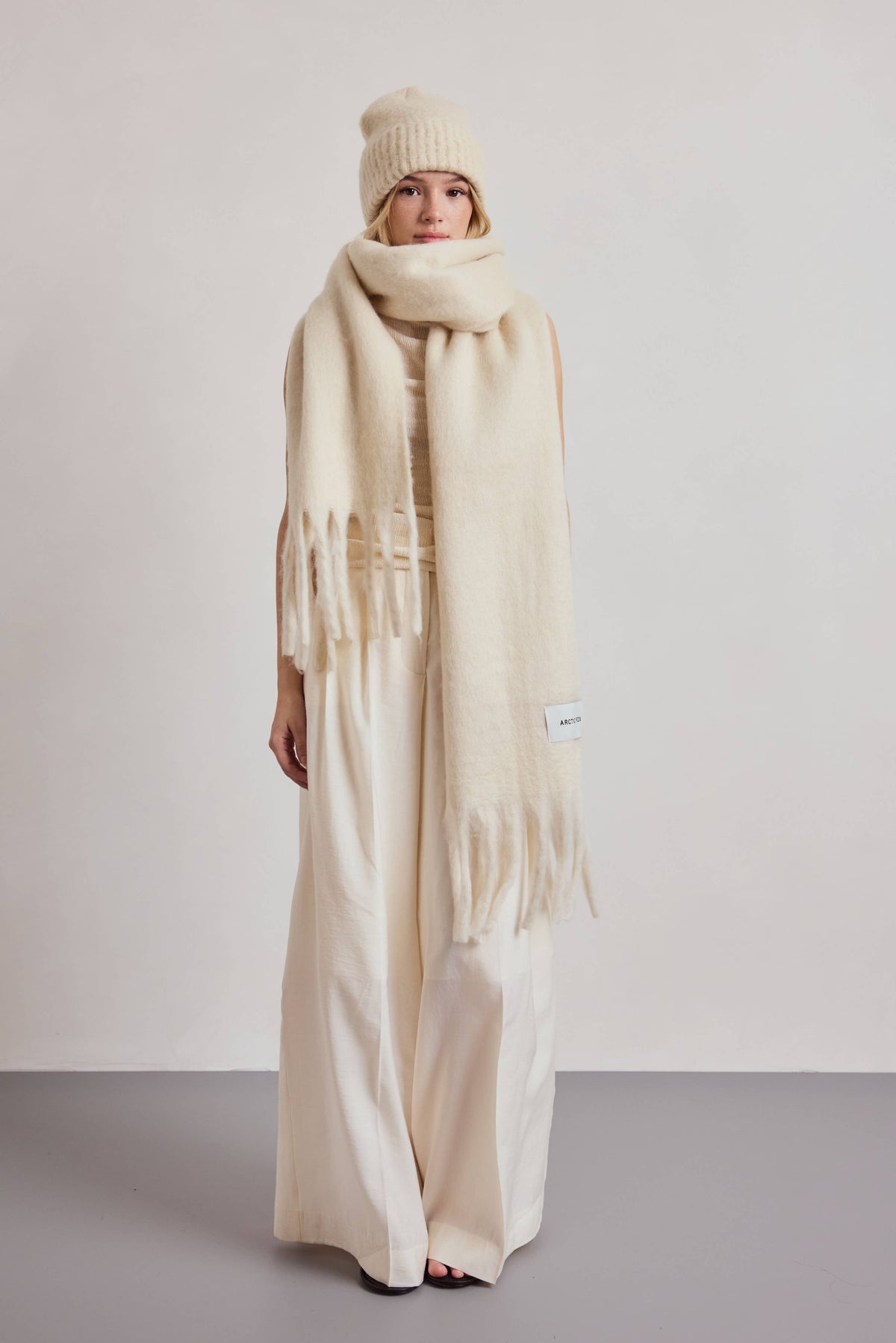 BEANIE- PEBBLE BEIGE