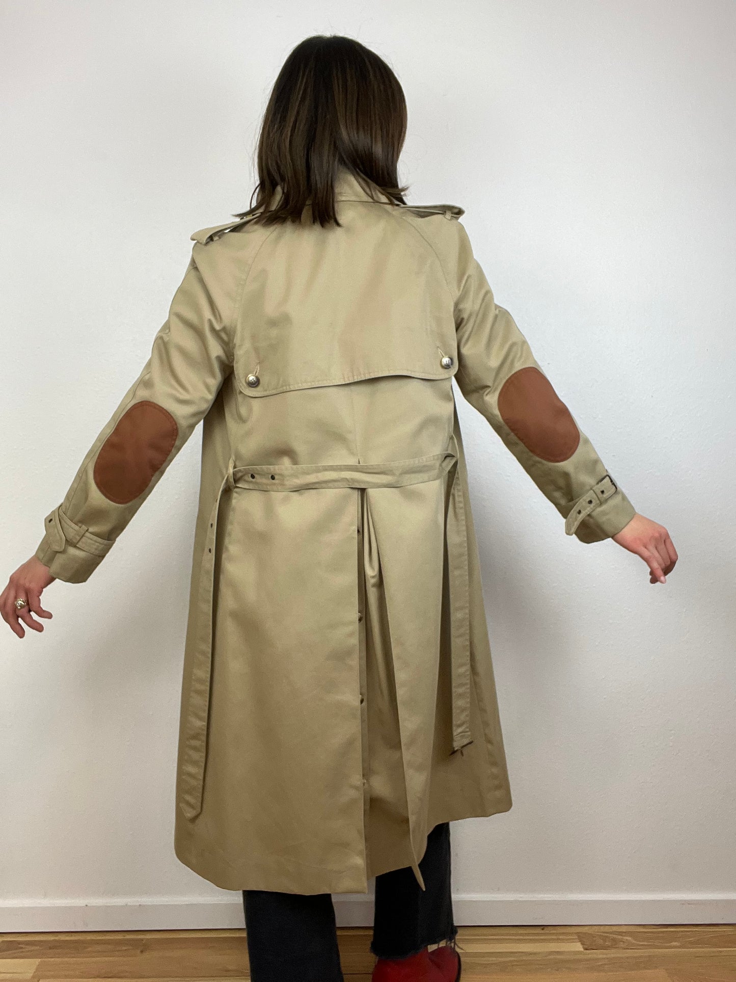 VINTAGE TAN TRENCH COAT