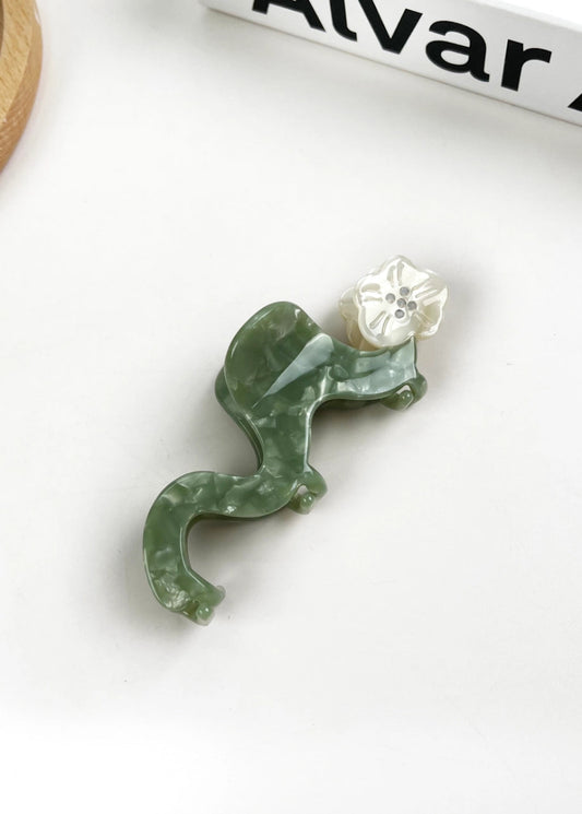 GREEN FLORAL CLAW CLIP