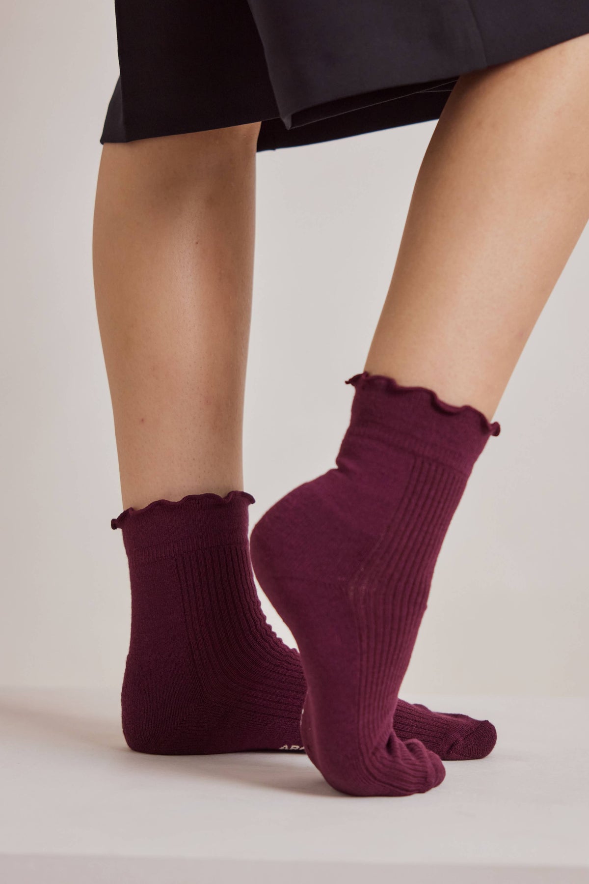 RUFFLE SOCK- CHERRY