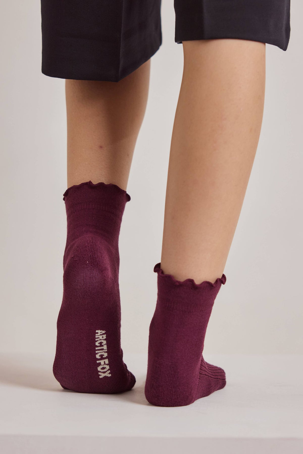 RUFFLE SOCK- CHERRY