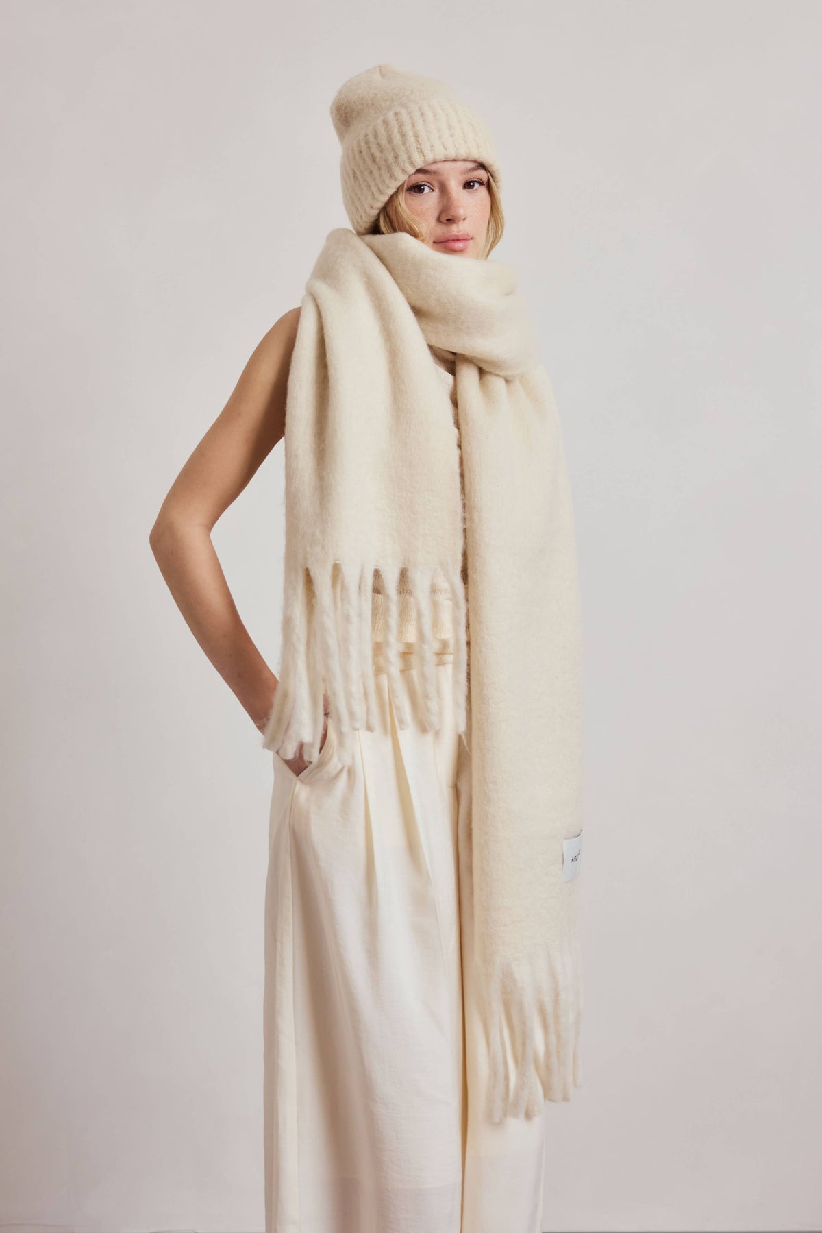 SCARF- PEBBLE BEIGE