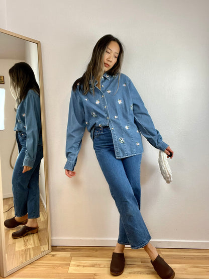 EMBROIDERED FLORAL DENIM BUTTON DOWN