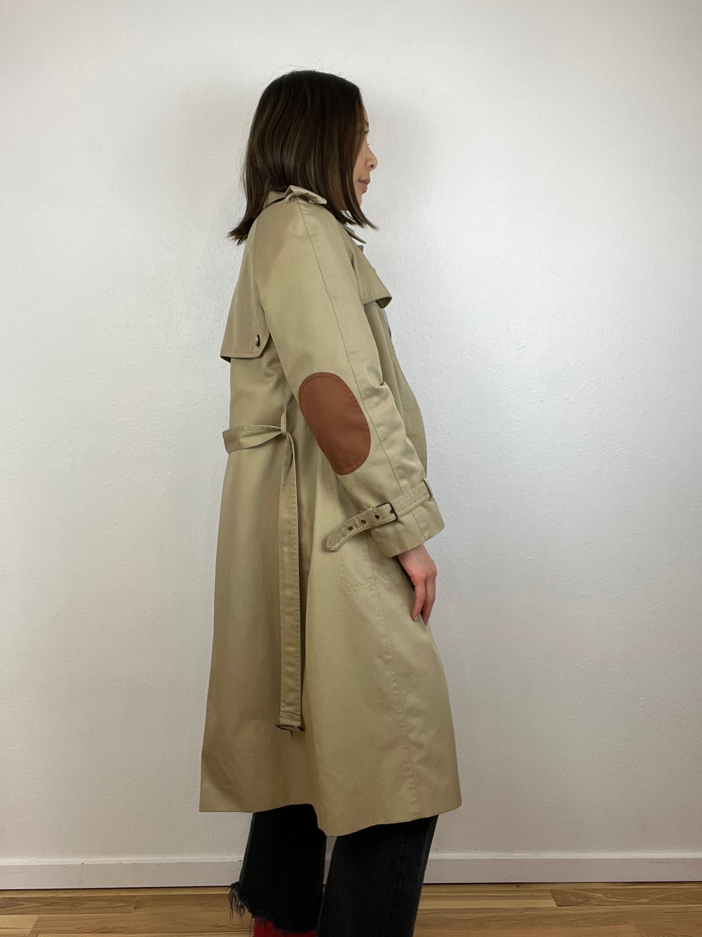 VINTAGE TAN TRENCH COAT