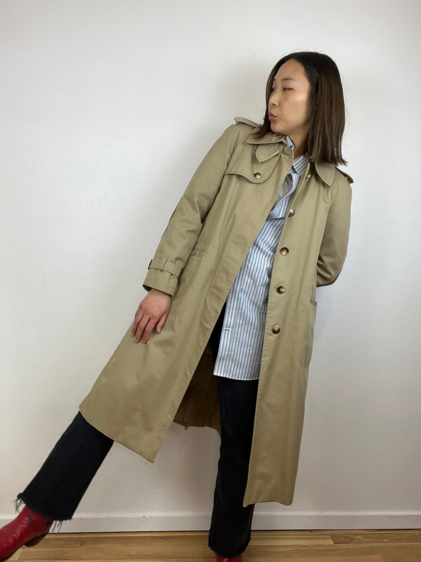 VINTAGE TAN TRENCH COAT