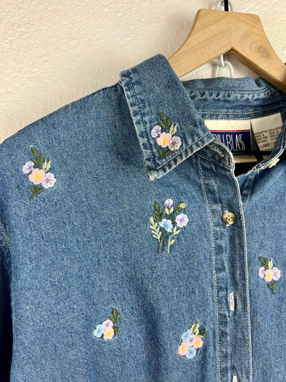 EMBROIDERED FLORAL DENIM BUTTON DOWN