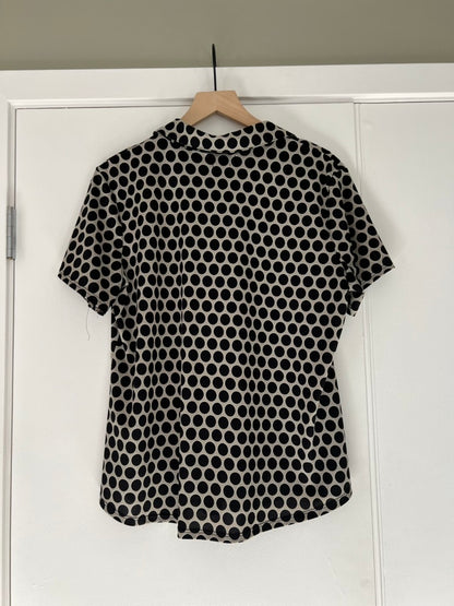 POLKA DOT SHORT SLEEVE BUTTON DOWN