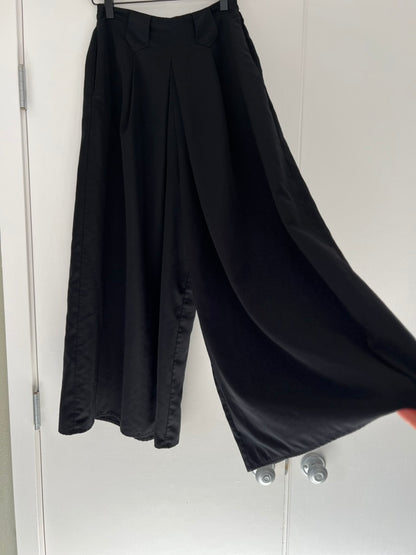 SUPER WIDE LEG BLACK TROUSERS