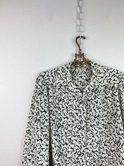ABSTRACT SHAPES BUTTON UP