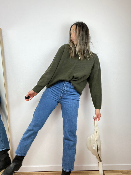 EDDIE BAUER V-NECK WOOL SWEATER