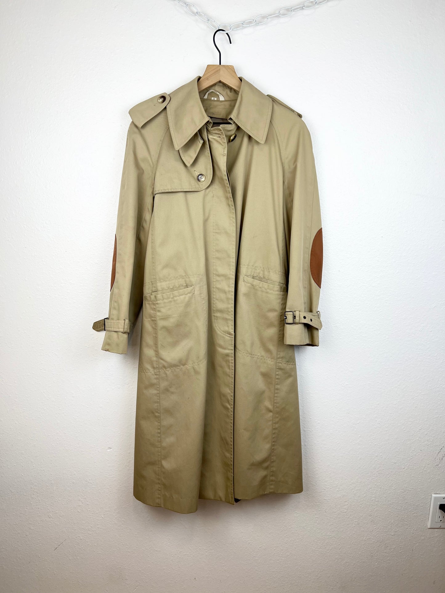 VINTAGE TAN TRENCH COAT