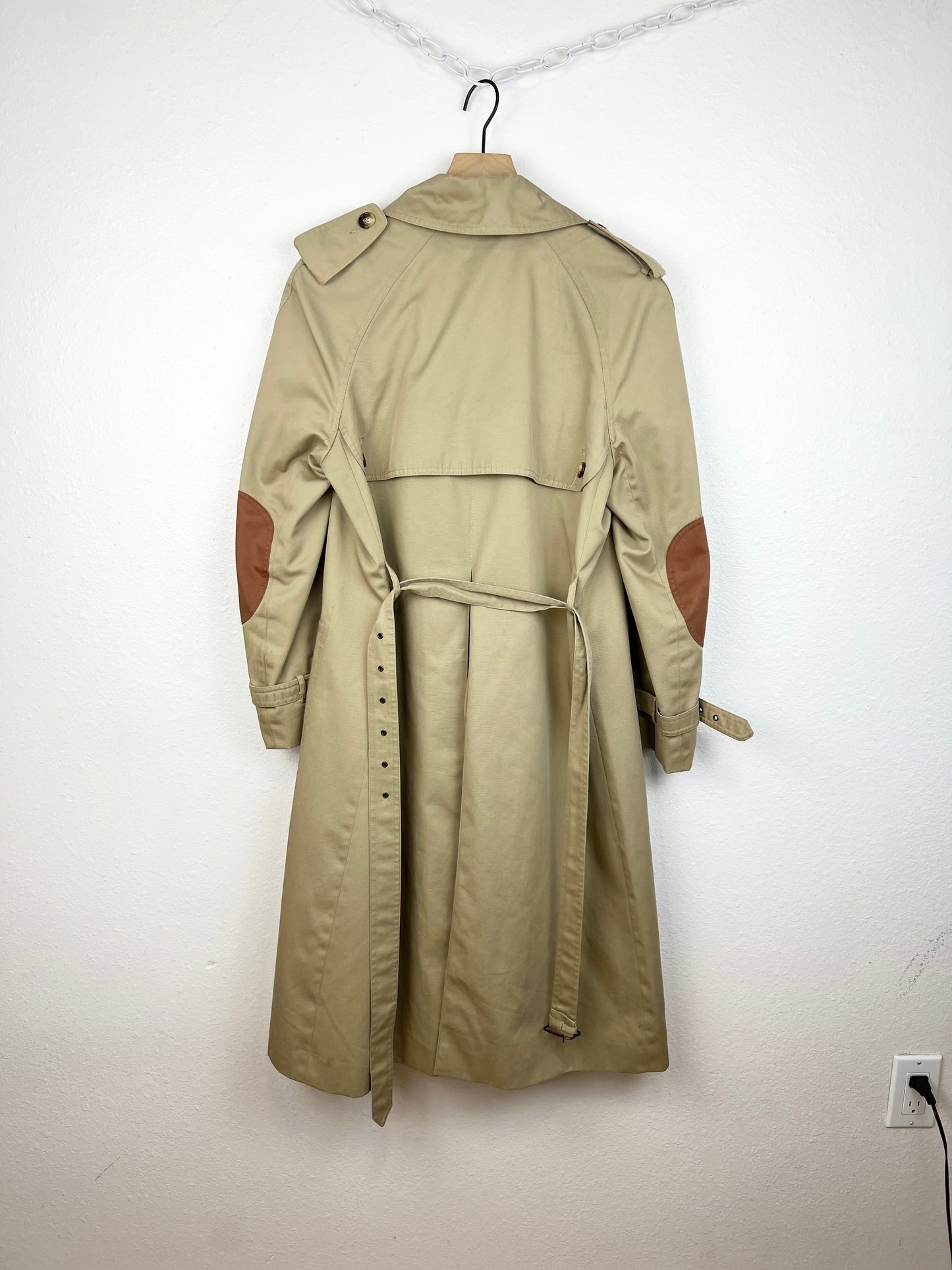 VINTAGE TAN TRENCH COAT