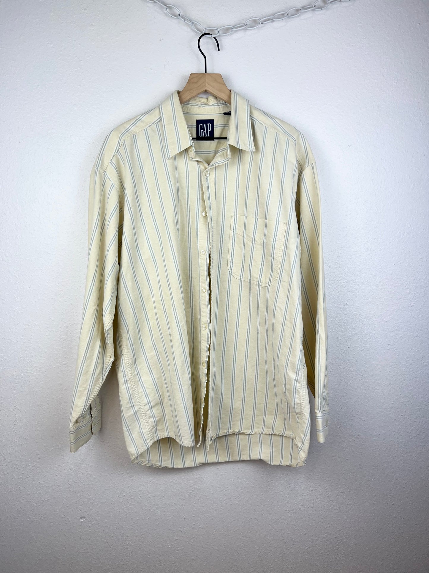 GAP YELLOW STRIPED BUTTON DOWN