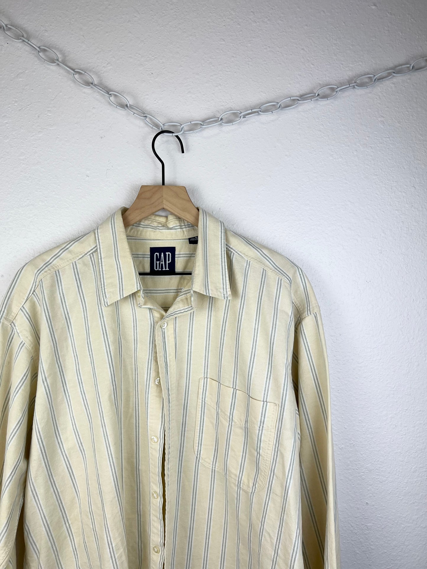 GAP YELLOW STRIPED BUTTON DOWN