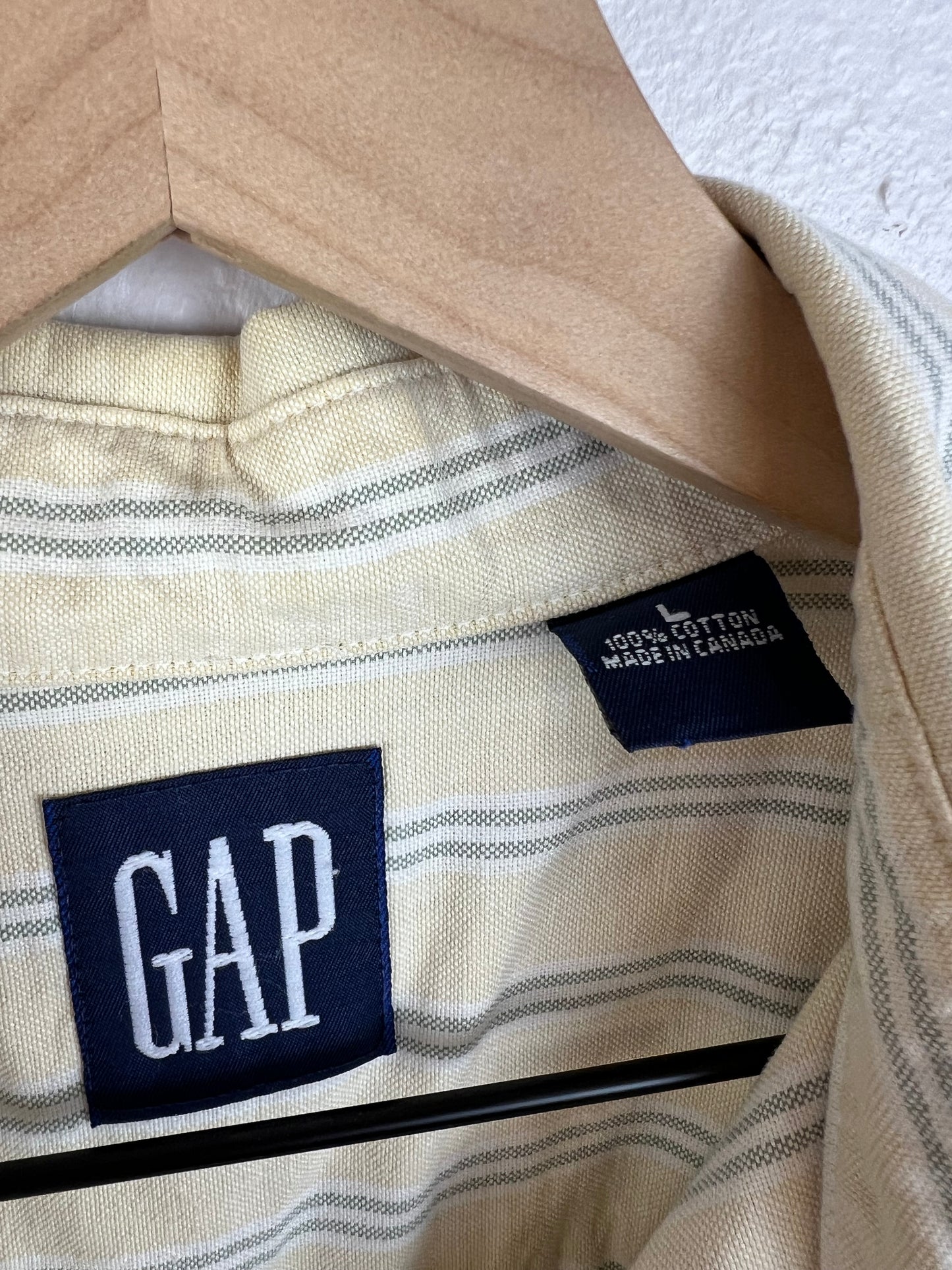 GAP YELLOW STRIPED BUTTON DOWN