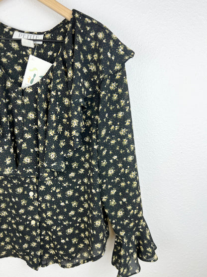 FLORAL RUFFLE BLOUSE