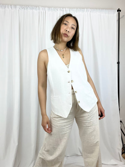 LIZ CLAIBORNE WHITE VEST