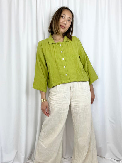 CHARTREUSE CROPPED BUTTON DOWN