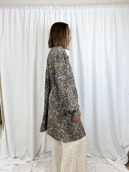 LIZ CLAIBORNE PATTERNED BUTTON DOWN